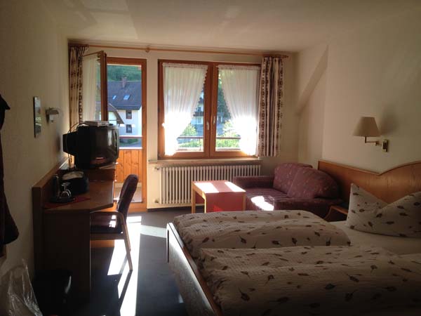 im Hotel Hirschen in Biederbach